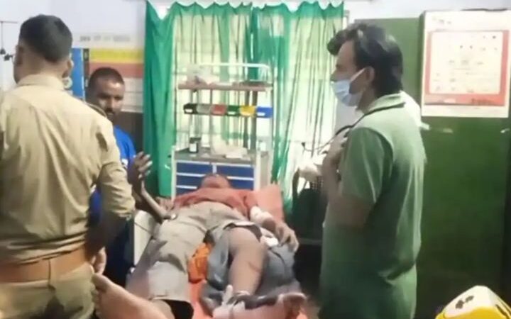 जालौन-बंगरा मार्ग पर ऑटो हादसा 5 जालौन-बंगरा मार्ग हादसे में घायल मजदूरों का अस्पताल में इलाज
