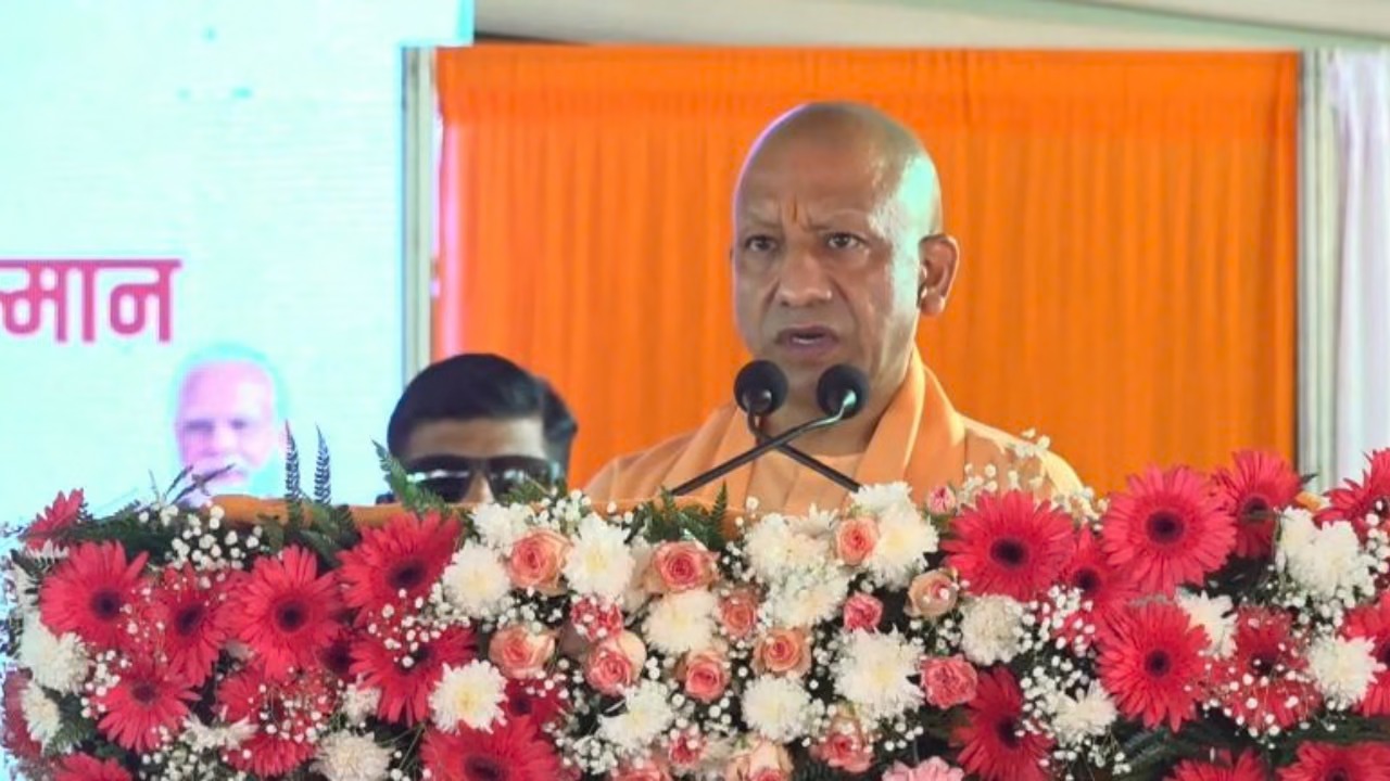 यूपी में 10 एक्सप्रेसवे और सात शहरों में मेट्रो सेवाओं को लेकर सीएम योगी आदित्यनाथ का बयान