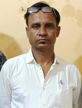 तमकुहीरोड स्टेशन के पास ट्रेन हादसे में युवक गंभीर घायल