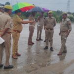 एटीएम में फंसा कार्ड, खाते से कटे 10 हजार