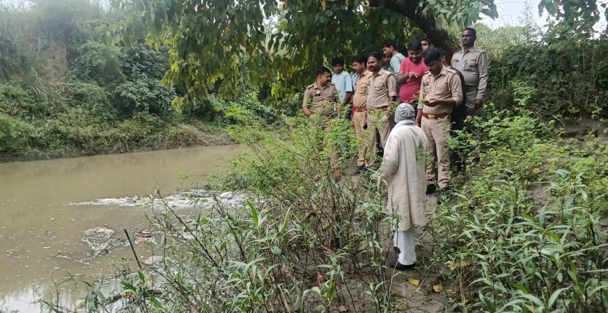 घाघी नदी में मिला अज्ञात युवक का शव 5 घाघी नदी में मिला अज्ञात युवक का शव