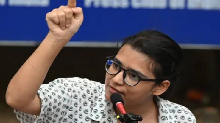पीस बॉन्ड पर नेहा बोरा का इनकार