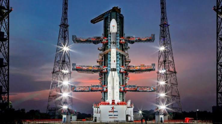 रामनगर पुछड़ी गांव में बुलडोजर कार्रवाई, उत्तराखंड वन भूमि अतिक्रमण अभियान, Ramnagar Bulldozer Action, Uttarakhand Encroachment Drive, Nainital Police Deployment,