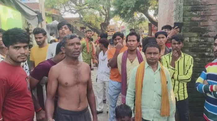 पुलिस दबिश के दौरान बुजुर्ग की मौत