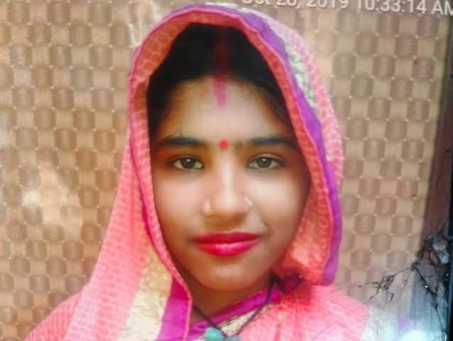 करवाचौथ के दिन हादसे में आरती की मौत