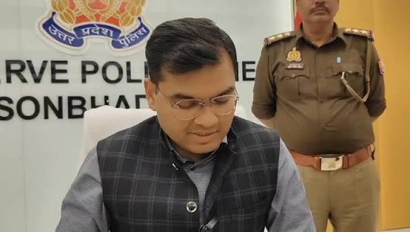 सोनभद्र के बिल्ली-मारकुंडी खनन पट्टा विवाद और क्रेशर एसोसिएशन की सदस्यता पर उठे सवाल,#Sonbhadra, #SonbhadraNews, #UttarPradeshNews, #MiningLeaseDispute, #IshtiyaqKhan, #DalaBilliCrusherAssociation, #ObraNews, #MiningNews, #CrimeNews, #सोनभद्र, #सोनभद्रसमाचार, #इश्तियाकखान, #खननपट्टाविवाद, #क्रेशरएसोसिएशन, #उत्तरप्रदेशसमाचार,Sonbhadra mining lease dispute and questions over crusher association voter list,सोनभद्र खनन पट्टा विवाद, इश्तियाक खान मामला, डाला-बिल्ली क्रेशर ओनर्स एसोसिएशन, मतदाता सूची से नाम हटाने की मांग, रिंकी श्रीवास्तव खनन पट्टा, सोनभद्र खनन विभाग, ओबरा थाना मामला,Sonbhadra mining lease dispute, Ishtiyaq Khan case, Dala Billi Crusher Owners Association, voter list membership dispute, Rinki Srivastava mining lease, Sonbhadra mining department, Obra police case,सोनभद्र में इश्तियाक खान का मामला, इश्तियाक खान की जमानत अर्जी, बिल्ली मारकुंडी खनन पट्टा विवाद क्या है, डाला-बिल्ली क्रेशर एसोसिएशन मतदाता सूची विवाद, राधिका इंडस्ट्रीज के नाम खनन पट्टा, रिंकी श्रीवास्तव खनन पट्टा मामला, सोनभद्र खनन विभाग की आख्या, ओबरा थाना मुकदमा 153/2025, सोनभद्र पुलिस गिरफ्तारी समाचार, क्रेशर एसोसिएशन सदस्यता जांच, Sonbhadra Ishtiyaq Khan latest news, Ishtiyaq Khan bail case, Dala Billi association voter list, Sonbhadra mining lease case,Sonbhadra mining lease dispute, Ishtiyaq Khan case, Ishtiyaq Khan arrest, Dala Billi Crusher Owners Association, Radhika Industries mining lease, Rinki Srivastava mining lease, Sonbhadra mining news, Sonbhadra police news, Obra police case, crusher association voter list dispute, mining lease document investigation, forensic signature report, Uttar Pradesh crime news, Sonbhadra local news,सोनभद्र खनन पट्टा विवाद, इश्तियाक खान मामला, इश्तियाक खान गिरफ्तारी, सोनभद्र खनन समाचार, बिल्ली मारकुंडी खनन पट्टा, डाला बिल्ली क्रेशर ओनर्स एसोसिएशन, इश्तियाक खान मतदाता सूची विवाद, राधिका इंडस्ट्रीज खनन पट्टा, रिंकी श्रीवास्तव खनन पट्टा, सुधीर कुमार श्रीवास्तव शिकायत, अजय सिंह क्रेशर एसोसिएशन, सोनभद्र पुलिस समाचार, ओबरा थाना मुकदमा, खनन पट्टा दस्तावेज विवाद, फॉरेंसिक हस्ताक्षर जांच, उत्तर प्रदेश अपराध समाचार, सोनभद्र स्थानीय समाचार,