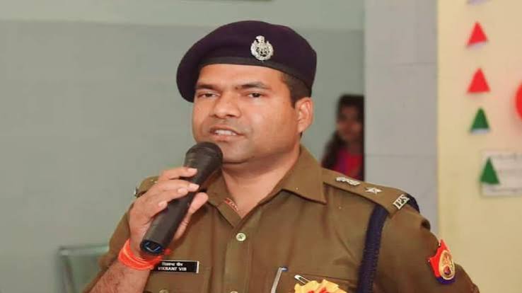 लखनऊ शिवा हत्याकांड: हाईकोर्ट पहुंचकर फरार हुई श्रद्धा दुबे! DCP हटाए गए, इंस्पेक्टर लाइन हाजिर 5 लखनऊ शिवा हत्याकांड, शिवा शर्मा हत्याकांड, श्रद्धा दुबे फरार, लखनऊ क्राइम न्यूज, लखनऊ पुलिस कार्रवाई, DCP मध्य विक्रांत वीर, इंस्पेक्टर विक्रम सिंह लाइन हाजिर, हजरतगंज थाना समाचार, श्रद्धा दुबे ताजा खबर, रश्मि फरार आरोपी, तनवीर उर्फ दानिश, शिवा शर्मा हत्या मामला, नेपाल सोनौली बॉर्डर, लखनऊ हाईकोर्ट समाचार, आगरा एक्सप्रेसवे, सहारनपुर पुलिस तलाश, गोरखपुर में आरोपी की तलाश, फरार आरोपियों पर 50 हजार इनाम, उत्तर प्रदेश पुलिस, उत्तर प्रदेश क्राइम न्यूज, लखनऊ ताजा समाचार,Lucknow Shiva Sharma murder case, Shraddha Dubey absconding, Lucknow crime news, DCP Central Vikrant Veer, Inspector Vikram Singh line attached, Hazratganj police station, Shiva Sharma murder investigation, Shraddha Dubey latest news, Rashmi absconding accused, Tanveer Danish accused, Sonauli border Nepal, Lucknow High Court news, Agra Expressway investigation, Saharanpur police search, Gorakhpur accused search, 50000 reward for accused, Uttar Pradesh Police news, Lucknow latest news,लखनऊ शिवा शर्मा हत्याकांड ताजा खबर 19 अक्टूबर 2026, श्रद्धा दुबे लखनऊ हाईकोर्ट पहुंचने की खबर, शिवा हत्याकांड में DCP विक्रांत वीर हटाए गए, इंस्पेक्टर विक्रम सिंह लाइन हाजिर, श्रद्धा दुबे रश्मि तनवीर पर 50 हजार इनाम, नेपाल सोनौली बॉर्डर से लखनऊ पहुंची आरोपी, शिवा शर्मा हत्या मामले में फरार आरोपी, Shraddha Dubey latest update October 2026, Lucknow Shiva Sharma murder case latest news, DCP Central Vikrant Veer removed, Shraddha Dubey Sonauli border route, Shiva Sharma case police investigation,लखनऊ शिवा हत्याकांड में श्रद्धा दुबे कहां फरार हुई, शिवा शर्मा हत्या मामले में पुलिस अधिकारियों पर कार्रवाई क्यों, श्रद्धा दुबे नेपाल से भारत कैसे पहुंची, लखनऊ हाईकोर्ट पहुंचने के बाद फरार आरोपी की तलाश, शिवा हत्याकांड में तीनों आरोपियों पर कितना इनाम, DCP मध्य विक्रांत वीर को क्यों हटाया गया, हजरतगंज इंस्पेक्टर विक्रम सिंह लाइन हाजिर, Shraddha Dubey whereabouts latest news, Shiva Sharma murder case police action, Lucknow murder case accused reward update,#ShivaSharmaMurderCase, #ShraddhaDubey, #LucknowNews, #LucknowCrime, #UPPolice, #DCPVikrantVeer, #Hazratganj, #UttarPradeshNews, #शिवाशर्माहत्याकांड, #शिवाहत्याकांड, #श्रद्धादुबे, #लखनऊक्राइम, #लखनऊपुलिस, #उत्तरप्रदेशसमाचार, #हजरतगंज, #फरारआरोपी,शिवा शर्मा हत्याकांड की आरोपित श्रद्धा दुबे और लखनऊ पुलिस की तलाश,