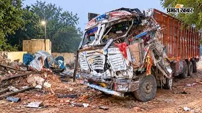 #Gwalior, #GwaliorNews, #MadhyaPradesh, #MPNews, #RoadAccident, #TruckAccident, #SheetlaMataTemple, #BreakingNews, #ग्वालियर, #ग्वालियर_न्यूज, #मध्यप्रदेश, #सड़क_हादसा, #ट्रक_दुर्घटना, #शीतला_माता_मंदिर, #नवरात्रि, #ब्रेकिंग_न्यूज,ग्वालियर शीतला माता मंदिर हादसा आज, ग्वालियर ट्रक हादसे में कितने लोगों की मौत, ग्वालियर में 12 की मौत 39 घायल, मंदिर जा रहे श्रद्धालुओं को ट्रक ने कुचला, शीतला माता मंदिर दुर्घटना की ताजा खबर, ग्वालियर हादसे में घायलों का इलाज, Gwalior Sheetla Mata Temple accident latest update, Gwalior truck accident October 18 2026, how many people died in Gwalior temple accident, Madhya Pradesh truck accident news, Sheetla Mata Temple road accident investigation,Gwalior road accident, Gwalior truck accident, Sheetla Mata Temple accident, Gwalior temple accident, Madhya Pradesh accident news, Gwalior accident latest news, 12 dead 39 injured Gwalior, truck runs over devotees, Sheetla Mata Temple truck crash, Gwalior Navratri accident, paddy truck accident, Gwalior police investigation, Gwalior SSP Dharmveer Singh, Gwalior Collector Ruchika Chauhan, Madhya Pradesh breaking news, Gwalior road safety,ग्वालियर सड़क हादसा, ग्वालियर ट्रक दुर्घटना, शीतला माता मंदिर हादसा, ग्वालियर मंदिर हादसा, मध्य प्रदेश सड़क दुर्घटना, मध्य प्रदेश हादसा समाचार, ग्वालियर में 12 लोगों की मौत, ग्वालियर में 39 घायल, श्रद्धालुओं को ट्रक ने कुचला, नवरात्रि में बड़ा हादसा, धान से लदा ट्रक, ग्वालियर ताजा खबर, मध्य प्रदेश हिंदी समाचार, ग्वालियर एसएसपी धर्मवीर सिंह, ग्वालियर कलेक्टर रुचिका चौहान, आरटीओ जांच, मंदिर मार्ग दुर्घटना, ग्वालियर ब्रेकिंग न्यूज,