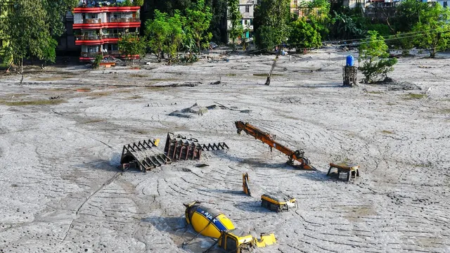 Bhutan Glacial Lake Burst 2026, Punakha Glacier Lake Flood, Sankosh River Flood Alert, Alipurduar Evacuation News, Assam Dhubri Flood Warning, 15000 People Evacuated in West Bengal, Bhutan India Flood Risk, Glacial Lake Outburst Flood News,भूटान में ग्लेशियर झील फटने की घटना, पुनाखा में ग्लेशियर झील हादसा, भूटान से संकोष नदी में आया पानी, अलीपुरद्वार में बाढ़ का खतरा, असम के धुबरी में बाढ़ अलर्ट, 15 हजार लोगों को सुरक्षित स्थान पर भेजा गया, भूटान ग्लेशियर झील फटने के बाद राहत बचाव अभियान,