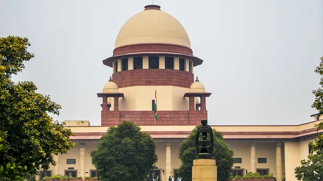 सुप्रीम कोर्ट की पत्रकारिता पर बड़ी टिप्पणी: हर कोई पत्रकार होने का दावा करे तो असली पत्रकारों की सुरक्षा कैसे होगी? 5 सुप्रीम कोर्ट पत्रकार सुरक्षा सुनवाई, नई दिल्ली सुप्रीम कोर्ट भवन, पत्रकारों की सुरक्षा पर न्यायिक सुनवाई, दिल्ली प्रदर्शन पत्रकार मामला, सुप्रीम कोर्ट में महिला पत्रकार से कथित मारपीट का मुद्दा,Supreme Court of India journalist safety hearing, Supreme Court Delhi protest case, journalist safety India, Delhi protest media coverage, Supreme Court hearing on independent journalism,