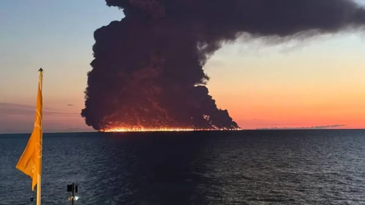 Black Sea में Aframax Rio tanker पर drone attack के बाद लगी आग, 23 भारतीय सुरक्षित