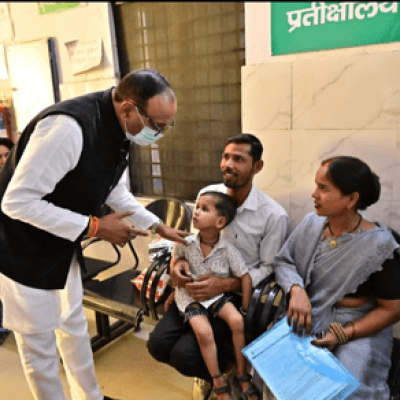 Lucknow: चिनहट CHC निरीक्षण में भड़के ब्रजेश पाठक