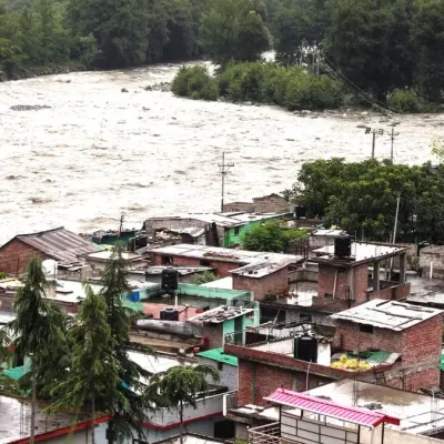 हिमाचल में भारी बारिश से अब तक 109 मौतें, ₹818 करोड़ का नुकसान; बिहार में आकाशीय बिजली से 20 की मौत, अमरनाथ यात्रा रोकी गई