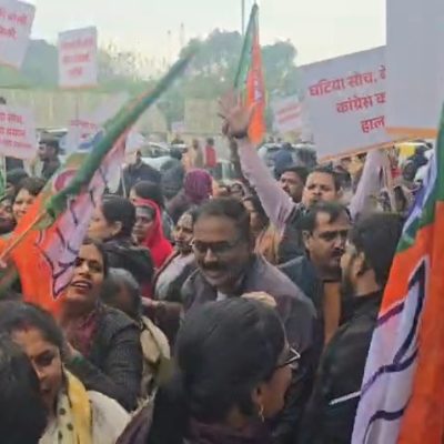 Lucknow News: कांग्रेस अध्यक्ष का पुतला दहन