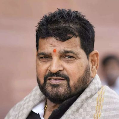 अयोध्या से चुनाव की तैयारी में ब्रजभूषण, कटियार पर बयान