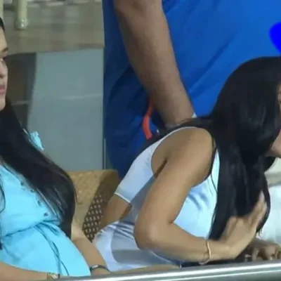 मैच खेल रहे थे हार्दिक पंड्या, गर्लफ्रेंड ने रखा बेटे का ख्याल