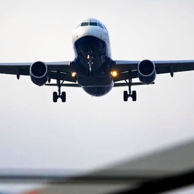 कोहरे का कहर: अमौसी एयरपोर्ट की उड़ानें प्रभावित