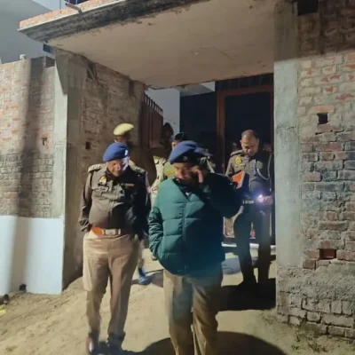 UP News: संपत्ति विवाद में बेटे ने परिवार को कुल्हाड़ी से काटा