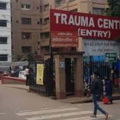 ब्रेकिंग न्यूज़ | लखनऊ: KGMU ट्रॉमा सेंटर में एंबुलेंस चालकों और मरीज दलालों के बीच जमकर बवाल, प्रशासन पर उठे सवाल