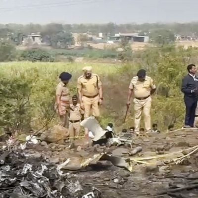 Flight Crash News: एयर होस्टेस पिंकी को खोकर टूटे पिता
