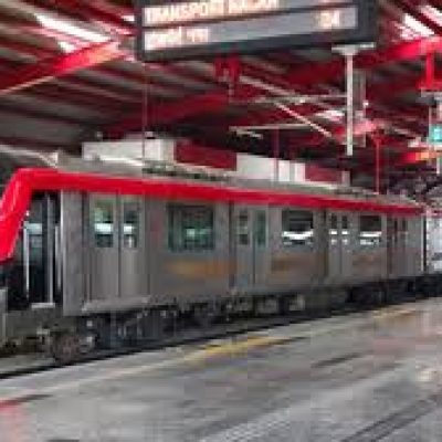 Lucknow Metro News : चारबाग स्काईवॉक अटका, रिपोर्ट नहीं तैयार