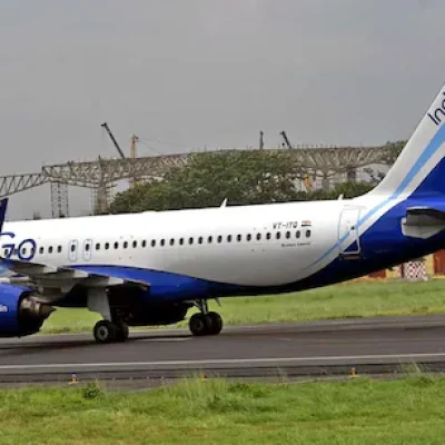 Lucknow Airport: घने कोहरे में एयर इंडिया के 17 चक्कर, फ्लाइट लेट