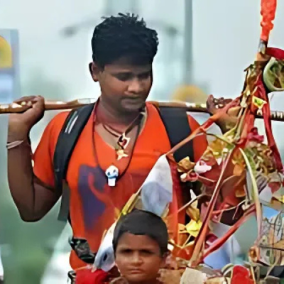 कांवड़ यात्रा मार्ग पर अब बिना लाइसेंस नहीं चलेगा कोई रेस्टोरेंट, QR कोड से होगी पहचान