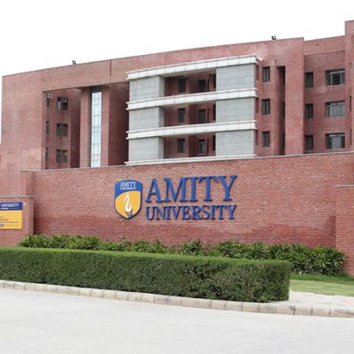 लखनऊ एमिटी यूनिवर्सिटी में छात्रा ने क्लासमेट को थप्पड़ मारे, 26 तमाचे