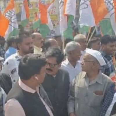 लखनऊ कलेक्ट्रेट घेराव: शंकराचार्य अविमुक्तेश्वरानंद के समर्थन में कांग्रेस का प्रदर्शन