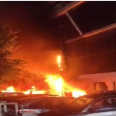 Lucknow News: कार सर्विस सेंटर में भीषण आग, 6 गाड़ियां जलीं