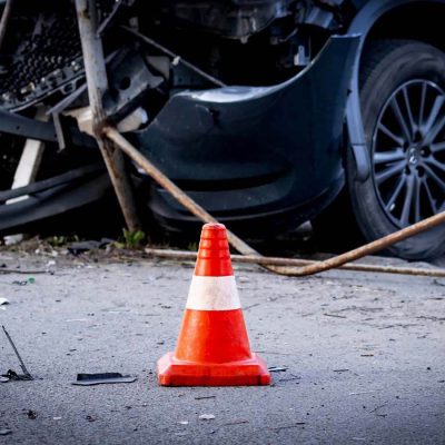 Lucknow News: तेज रफ्तार कार की टक्कर से 2 युवकों की मौत