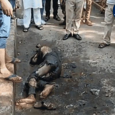 अलीगढ़ युवक ने लखनऊ सपा ऑफिस के बाहर लगाई आग