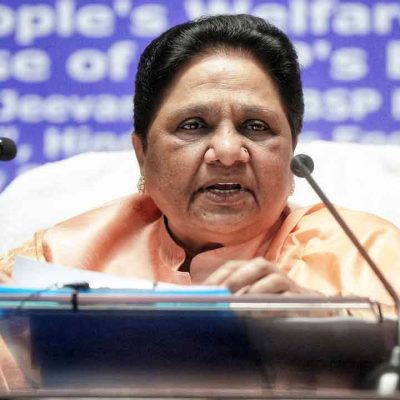 मायावती ने बताई योगी की तारीफ की वजह, सपा पर साधा निशाना