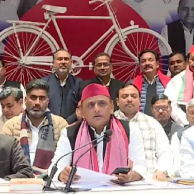 Codeine Syrup Case: अखिलेश बोले- सरकार सच्चाई छिपा रही