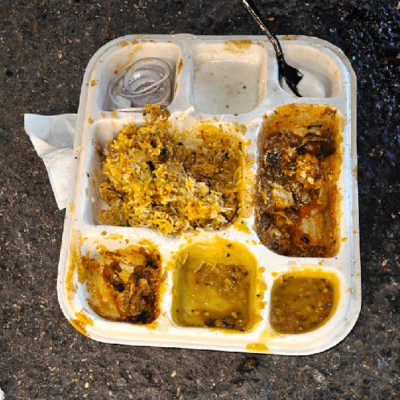 Lucknow Veg Thali में निकला मांस का टुकड़ा, House of Royals में कस्मटर का हंगामा