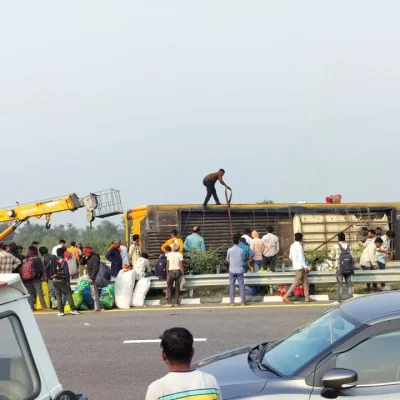 Lucknow Accident: डबल डेकर बस पलटी, 5 मौतें