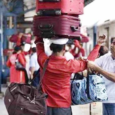 रेलवे नियम: ज्यादा सामान पर जुर्माना, लखनऊ-प्रयागराज से शुरुआत