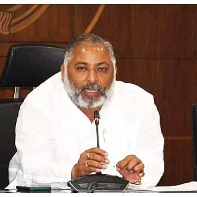 UP: मंत्री दयाशंकर सिंह पर वारंट, पुराने केस में एक्शन