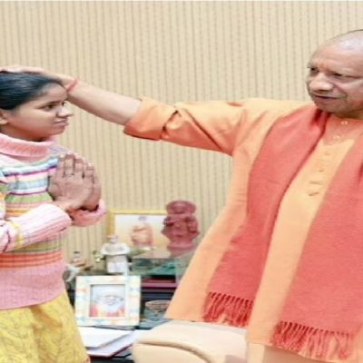 UP News: ऑपरेशन के बाद मूक-बधिर किशोरी बोली ‘थैंक्यू योगी जी’