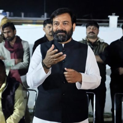 UP Politics: महोबा में BJP विधायक का अफसरों पर बयान